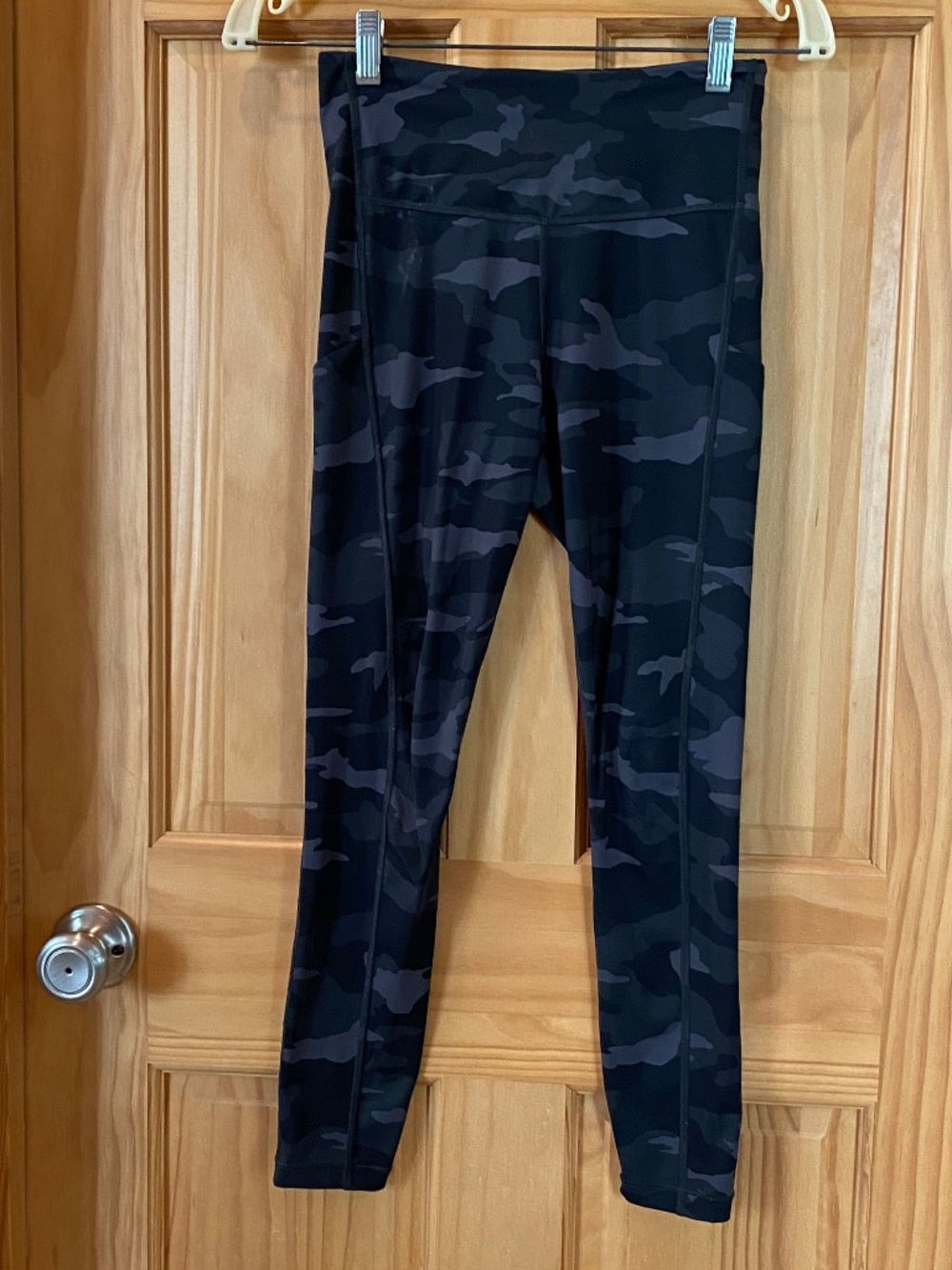 Athleta Ultimate Camo 7/8 Tight/Leggings Size XS